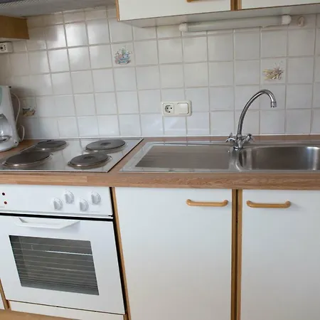 Haus Theresia בית הארחה *